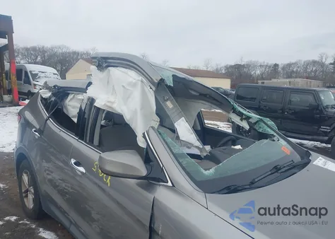 2017 Hyundai Santa Fe Sport 2.4L z USA, uszkodzony, nr VIN 5NMZTDLB8HH028921